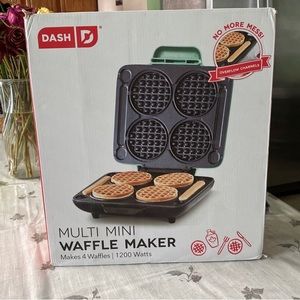 Dash waffled maker